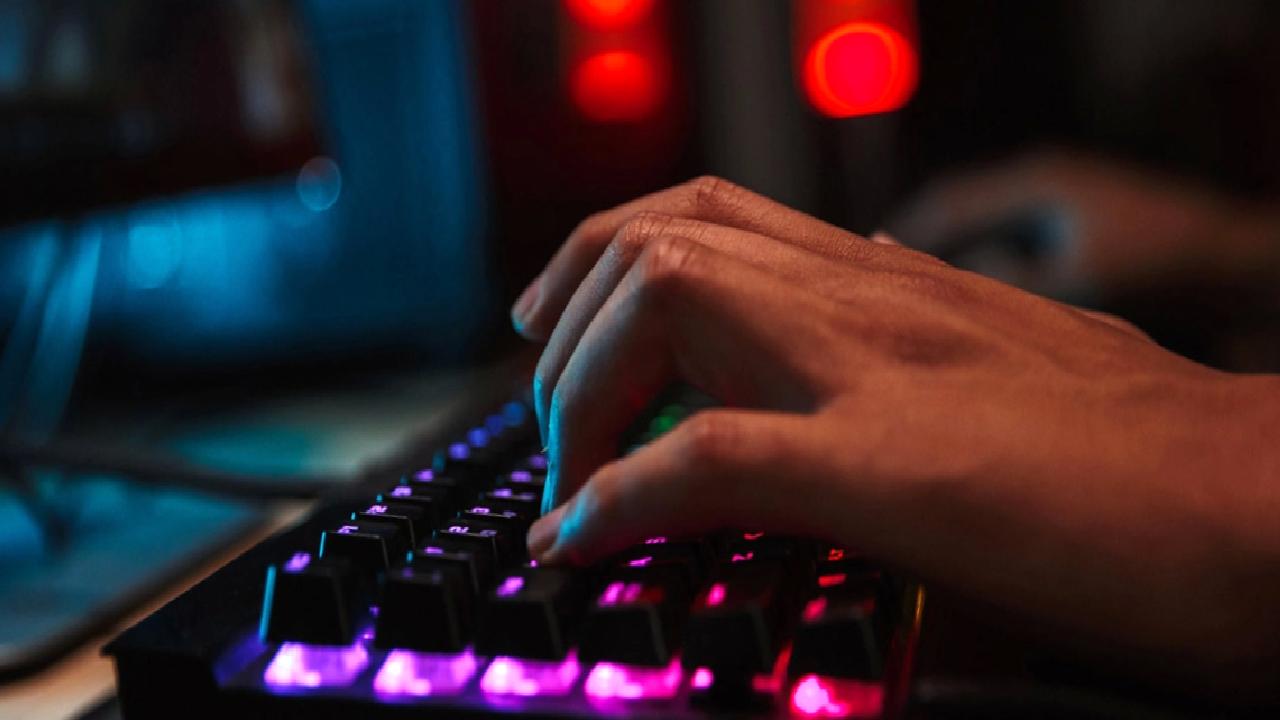 Aykırı slash nasıl yapılır? Klavyede aksi eğik çizgi yapma