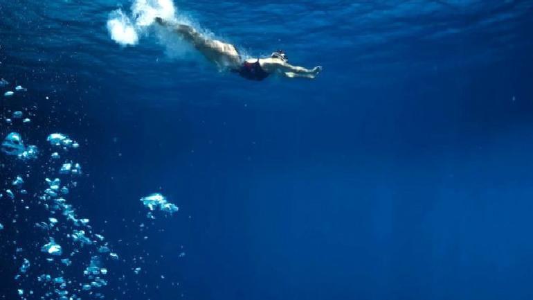 Dünyadaki tüm insanlar aynı anda okyanuslara ve denizlere girerse ne olur?