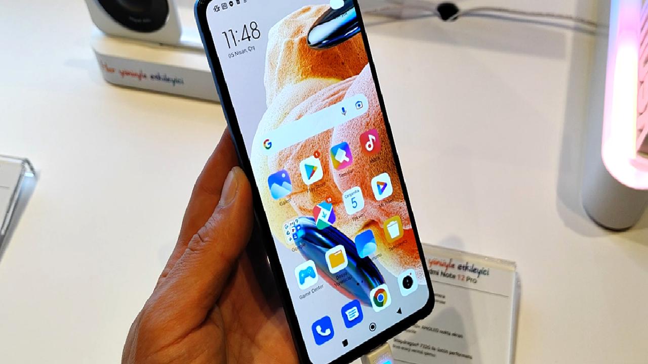 Xiaomi Redmi Note 12 Pro ve Redmi Note 12 Elimizde. İşte Xiaomi Redmi Note 12 Pro ve Redmi Note 12 Ön İncelemesi