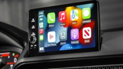 Apple, iOS 18 ile birlikte CarPlay özelliklerini genişletiyor!