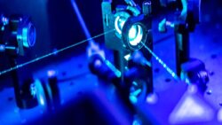 DARPA’nın kuantum lazeri, daha önce gördüğümüz hiçbir şeye benzemiyor