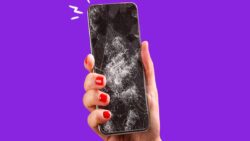 Kendini suyla tamir eden telefon ekranları geliyor