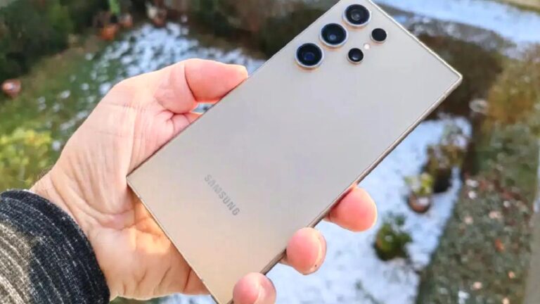 Android 15 tabanlı One UI 7’yi alacak ilk telefon ortaya çıktı!