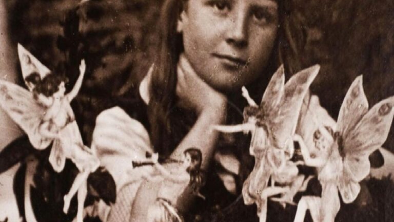 Bilim insanları, 100 yıllık “peri fotoğrafının” gizeminin peşine düştü