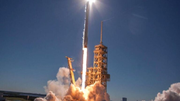 SpaceX Falcon 9’un Bir Müddetliğine Uçması Yasaklandı: Pekala Neden?