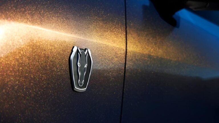 Ford’tan yeni bir alt marka geliyor: Dark Horse