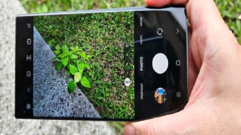Samsung, Her Gün Telefonu Şarja Takma Meselesini Ortadan Kaldıracak Yeni Ekranlar Geliştiriyor