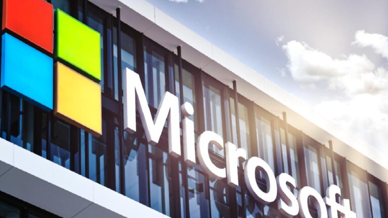 Microsoft, yapay zeka için çalışanları “zengin ediyor”