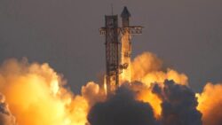 SpaceX’in Starship Roketi Geri Döndü: Roketi Havada Yakalamayı Başardılar! [Video]