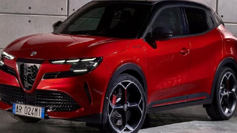 Alfa Romeo Junior’ın Hibrit ve Elektrikli Versiyonları Türkiye’de: İşte Çok Sattıracak Fiyatları!