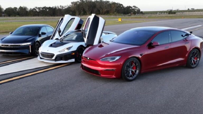 En Süratli Arabalar Drag Pistinde Kapıştı: İşte Kazanan! [Video]