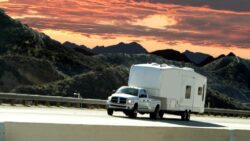 Game of Thrones bir karavan kampında geçseydi…