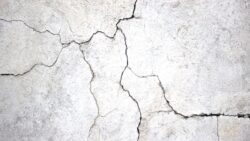 Kendini tamir eden ve esneyebilen beton geliştirdiler