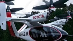 Toyota’nın uçan taksisi gösteri yaptı: Testlerden tam puan!