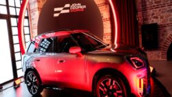 Yepisyeni KÜÇÜK Cooper 5 Kapı ve KÜÇÜK Cooper Cabrio, Türkiye’de tanıtıldı!