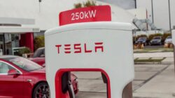 Tesla, Gemlik’teki Supercharger istasyonlarını tüm elektrikli araç sahiplerine açtı!
