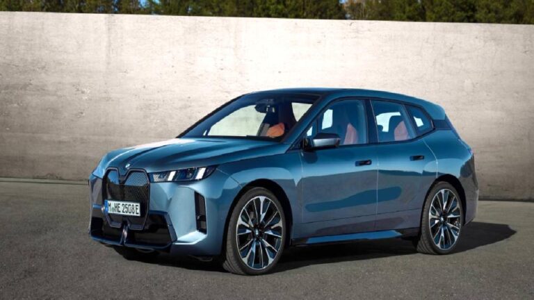 700 km menzilli yeni BMW iX tanıtıldı! Yenilikler neler?