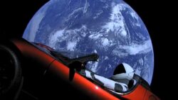 Musk’ın uzaya gönderdiği Tesla, asteroit olarak geri mi dönüyor?