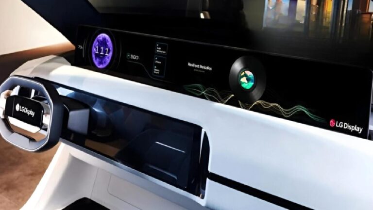 LG, dünyanın ilk 40 inçlik araç içi ekranını tanıttı!