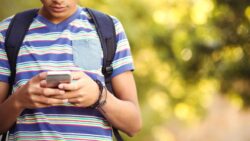 Okullarda cep telefonunu yasaklamak da istenen sonucu vermedi