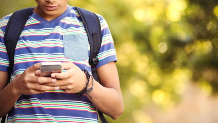 Okullarda cep telefonunu yasaklamak da istenen sonucu vermedi