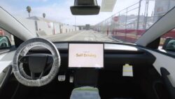 Tesla arabaları artık fabrikadan otonom olarak çıkıyor!