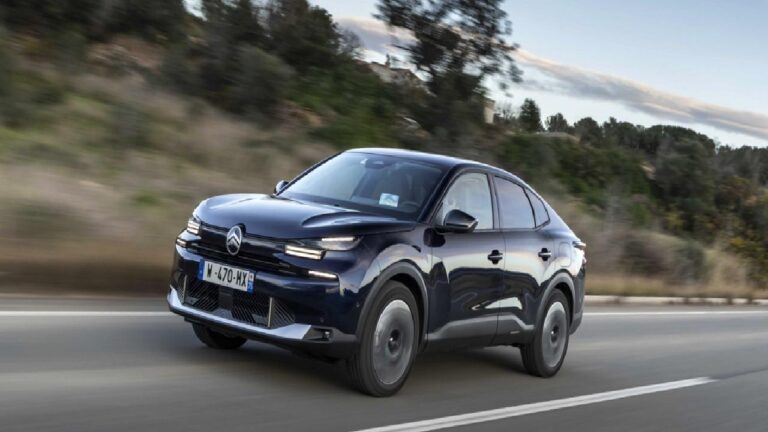 Yenilenen Citroen C4 ve C4X Türkiye’ye geliyor: İşte tarih!
