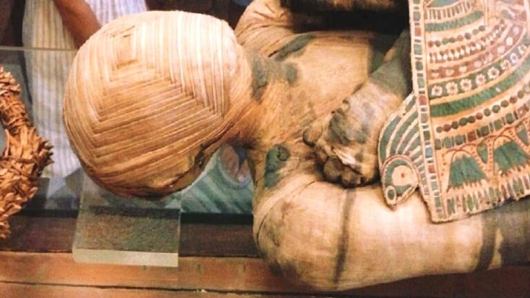 “Dokunulmaz” mumya: Bu Mısır mumyasına kimse dokunmak istemiyor!