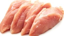 Bir ilk daha: Laboratuvar ortamında, gerçeğe çok yakın tavuk eti üretildi