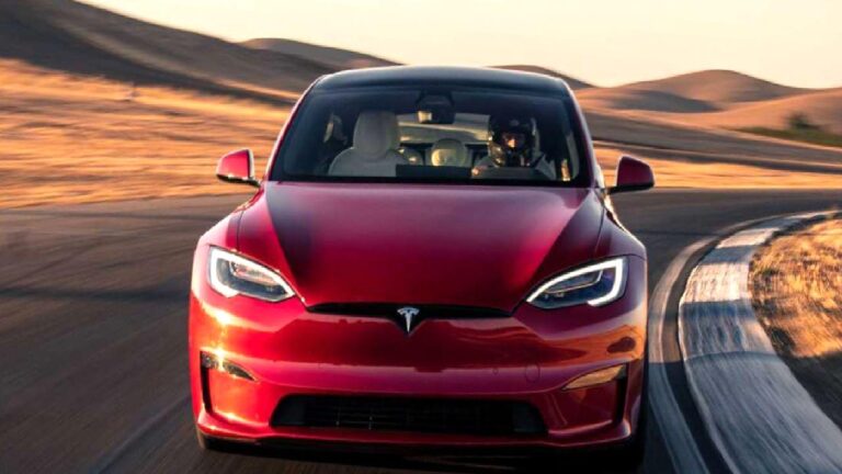 Tesla, Mart ayında düşüşünü sürdürdü! İşte sayılar