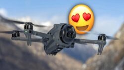 DJI, Her Bir Detayı Ayrı Güzel Olan Yeni Drone’u Mavic 4 Pro’yu Tanıttı: Daha Yüksek Menzil, Yeni Kameralar ve Dahası