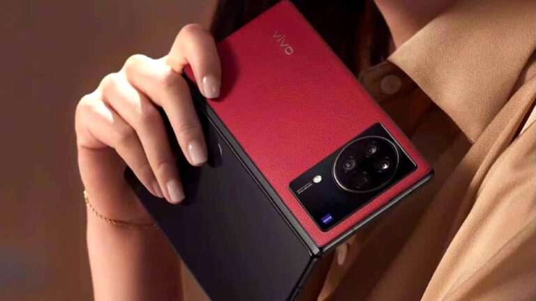 vivo’nun Galaxy Z Fold 7 rakibi telefonu için geri sayım başladı!
