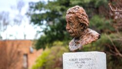 Einstein’ın atom bombası mektubu açık artırmaya çıktı