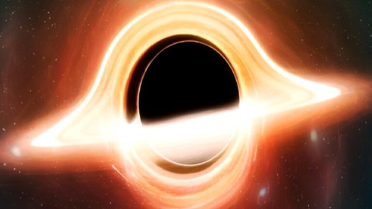 Güneş’in 36 milyar katı ağırlığında dev bir kara delik keşfedildi