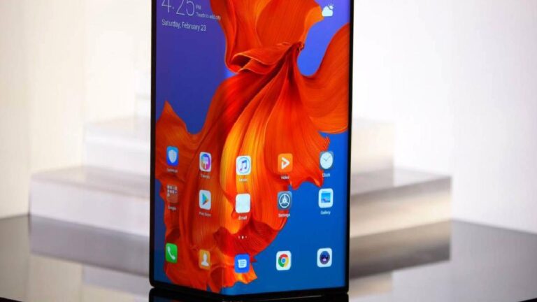 Huawei, üçe katlanabilir telefonu ile geliyor! İşte çıkış tarihi