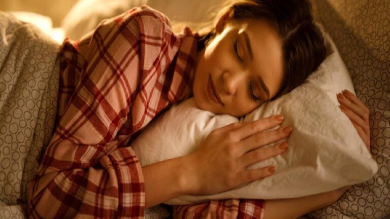 Yatmadan önce peynir yemek, kabus görmeye neden olur mu?