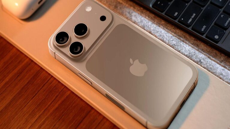 iPhone 17 Pro sokakta göründü! Apple kara kara düşünüyor!