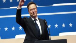 Elon Musk’ın yeni yapay zeka aracı, erkek fantezilerine mi hitap ediyor?