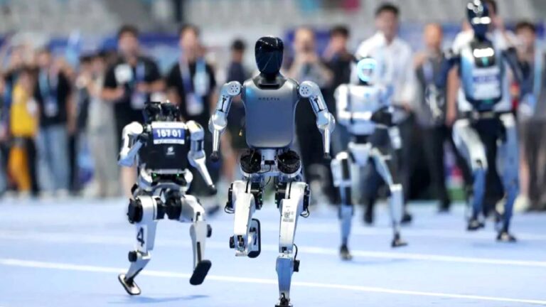 İlk robot olimpiyatları Çin’de düzenledi: İşte yarışların yıldızı…