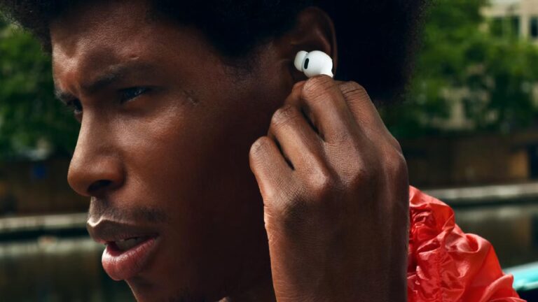 Canlı Çeviri, AirPods Pro 2 ve AirPods 4 için de uygun!