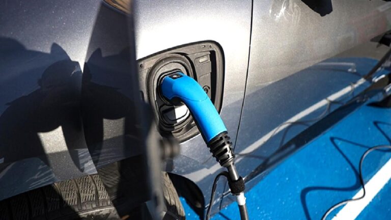 Elektrikli otomobil pazarı Ağustos’ta büyüme kaydetti!