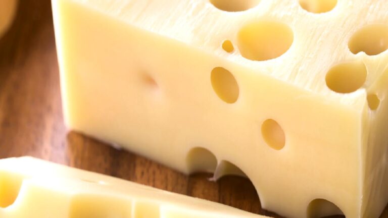 Asırlık gizemi çözen şaşırtıcı detay: İsviçre peynirinin ikonik delikleri neden kayboldu?
