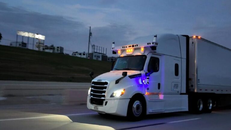 Kabinde insan yok: Tır taşımacılığında otonom devri gerçekten başlıyor!