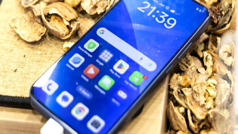 OPPO A6 Pro Türkiye’de satışa sunuluyor. İşte fiyatı ve özellikleri