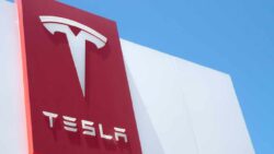 Tesla FSD 14.1.4 yenilikler ile geldi!