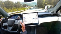Tesla FSD v14 çıktı! Sürüş deneyimi değişiyor!
