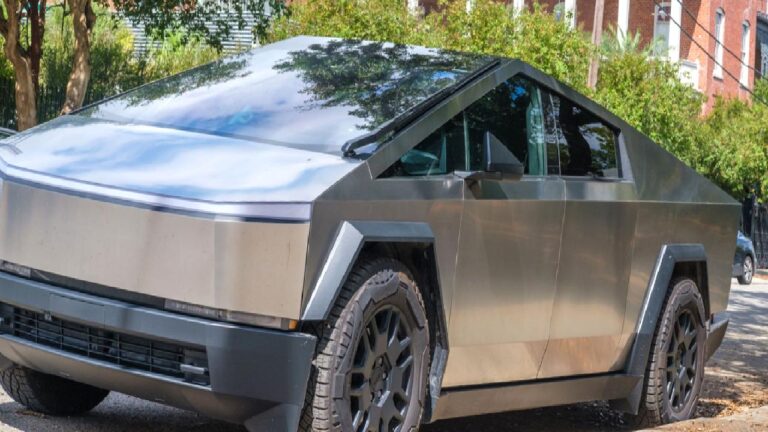 Tesla’ya yeni Cybertruck davası: Genç kız ölmeden önce kapılar açılmadı mı?