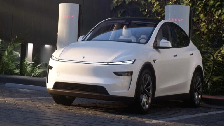 Tesla Model Y Standard Türkiye mağazalarında!