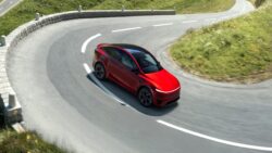 Tesla Model Y Standart Türkiye fiyatı belli oldu!