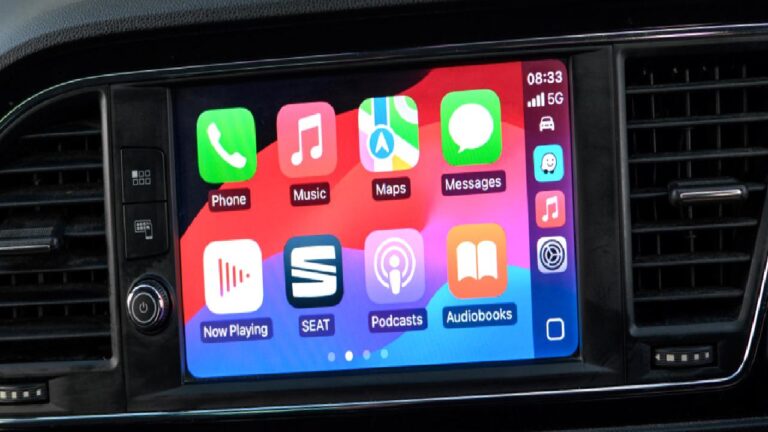 Apple CarPlay nasıl çalışıyor? Aracınıza Bluetooth’la mı, Wi-Fi’la mı bağlanıyor?